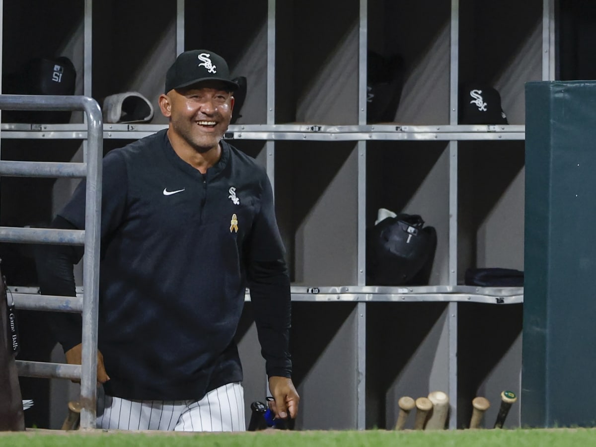 White Sox' sloppy loss to Tigers angers acting manager Miguel