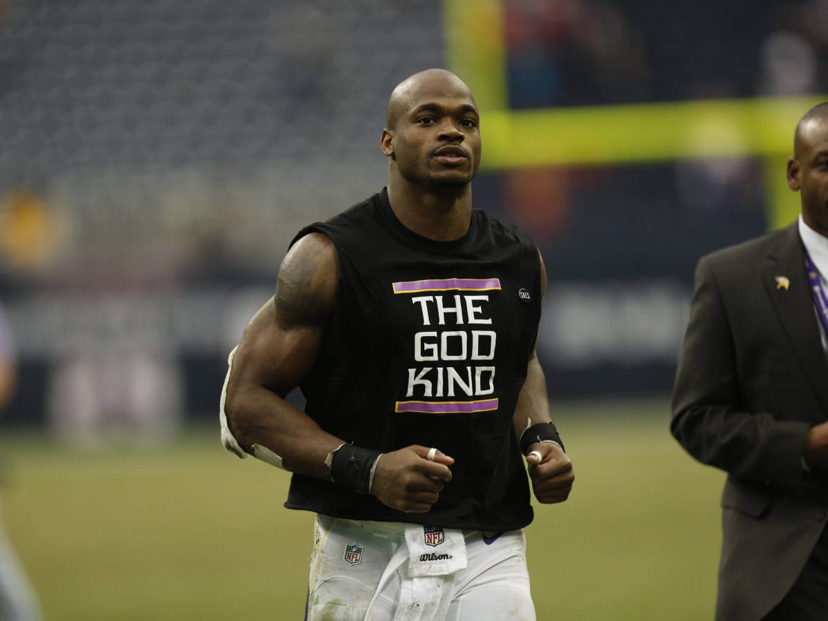 Vikings aren't phasing out Adrian Peterson – yet