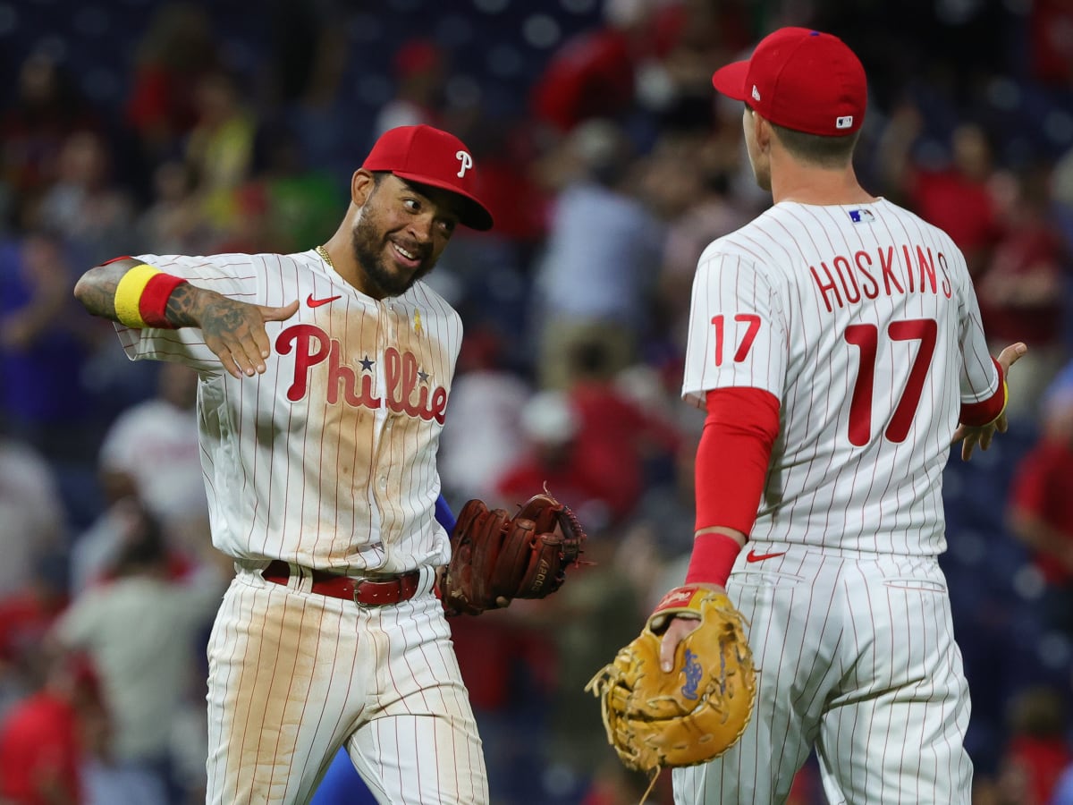 J.T. Realmuto and Edmundo Sosa's bats help Phillies hold on for