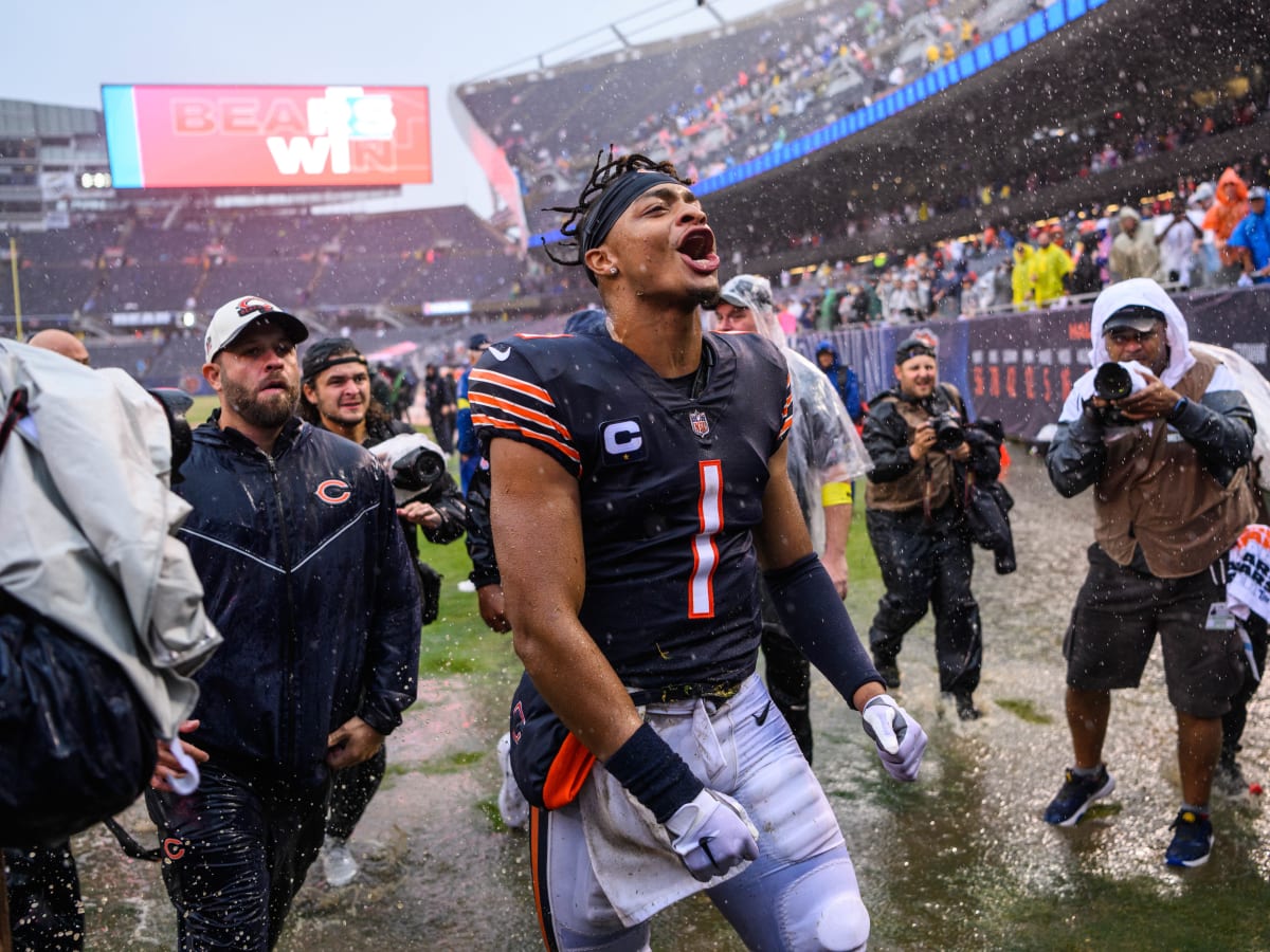 Justin Fields rallies Chicago Bears for stunning upset win - Sports  Illustrated Chicago Bears News, Analysis and More