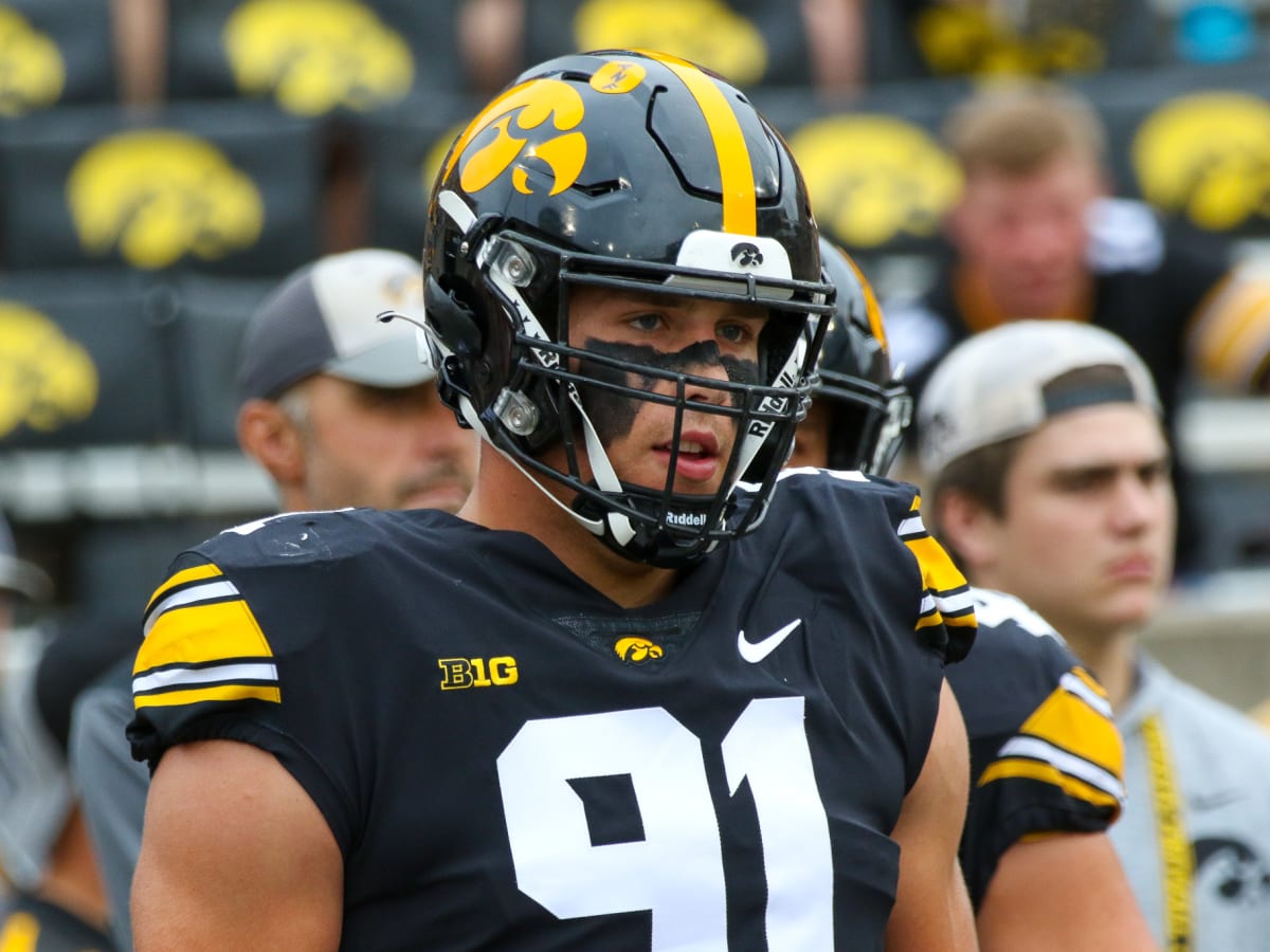 Packers pick Iowa edge rusher Lukas Van Ness at No. 13 in NFL draft