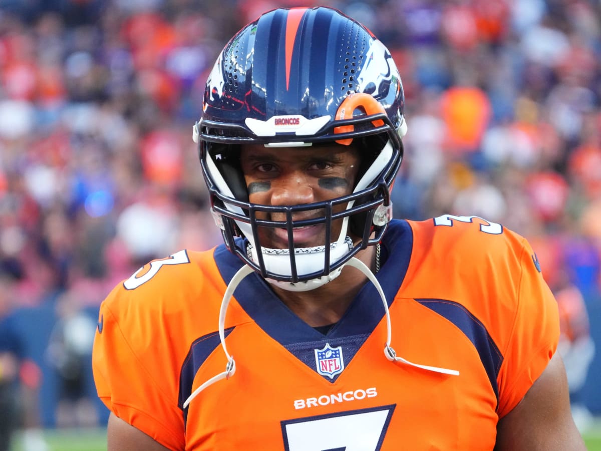 Russell Wilson's Pregame Outfit for Broncos-Seahawks Turns Heads - Sports  Illustrated