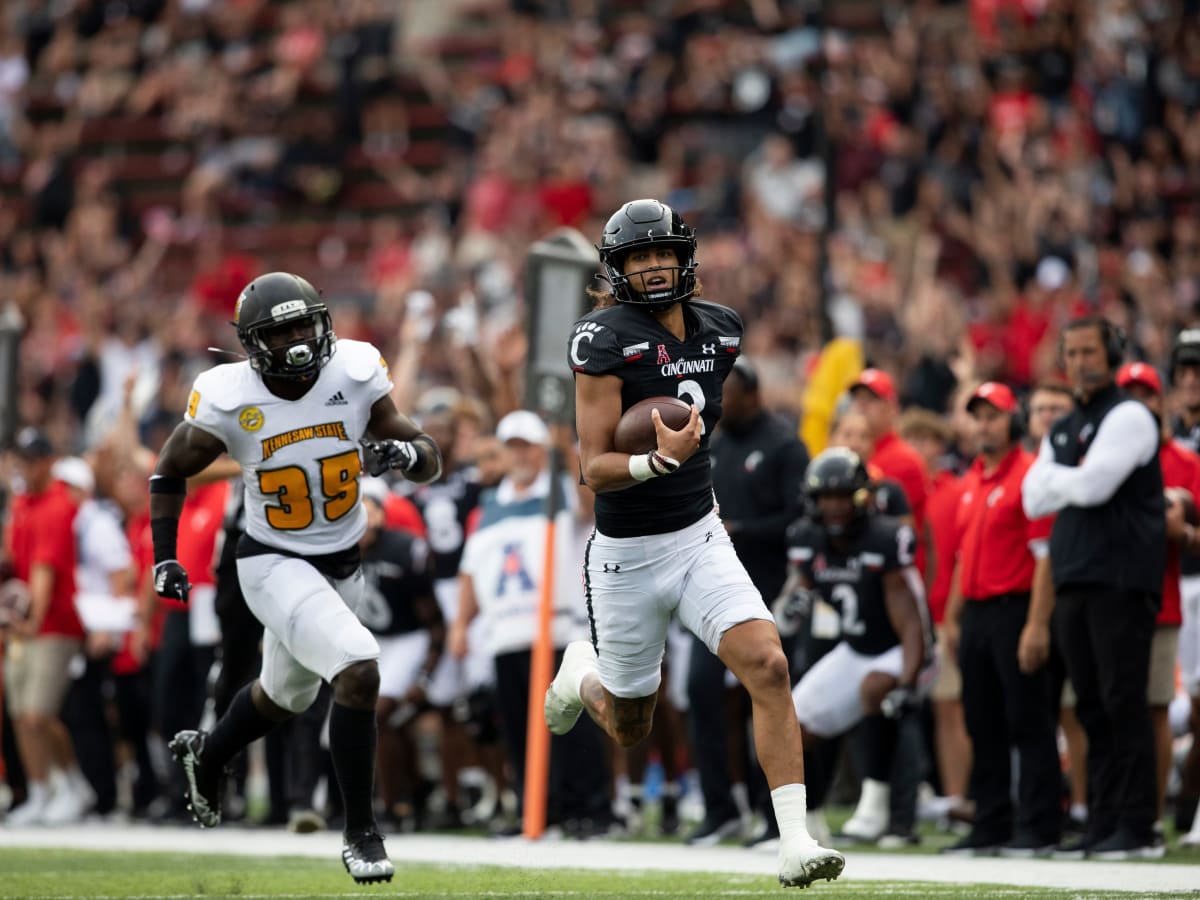 Watch: UC Reveals Final Uniform of 2022 Season as Fenway Bowl Approaches -  All Bearcats