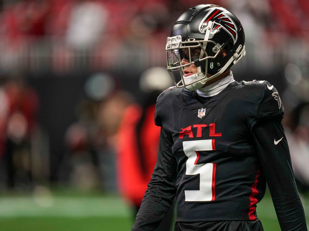 Atlanta Falcons wide receiver Drake London (5) lines up during the second  half of an NFL football game against the Los Angeles Chargers, Sunday, Nov.  6, 2022, in Atlanta. The Los Angeles