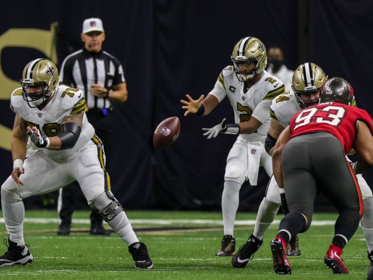 Landover, USA. 10th Oct, 2021. New Orleans Saints defenders PJ Williams  (#26) and Marcus Williams (#43) celebrate a defended pass during a football  game between New Orleans Saints and Washington Football Team