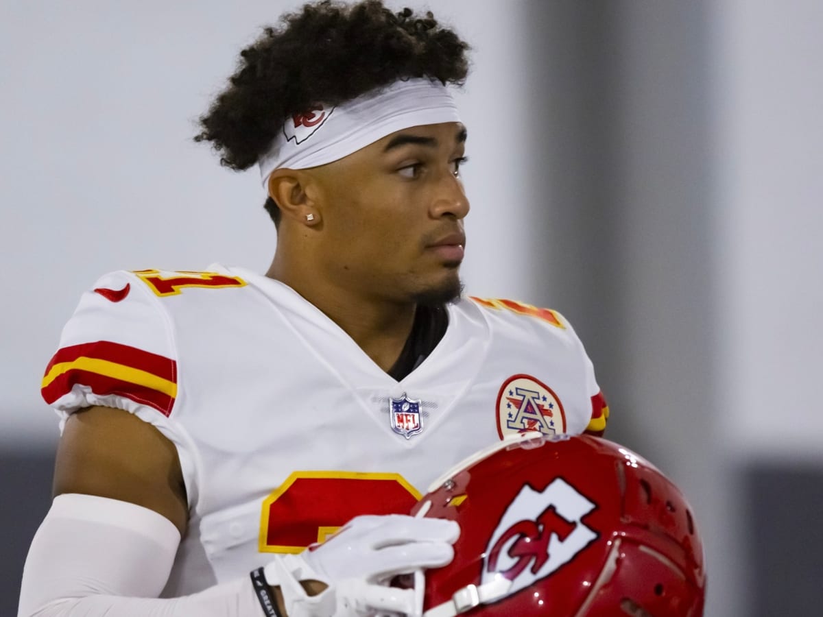 Andy Reid blames turf at Cardinals' stadium for Chiefs' Trent