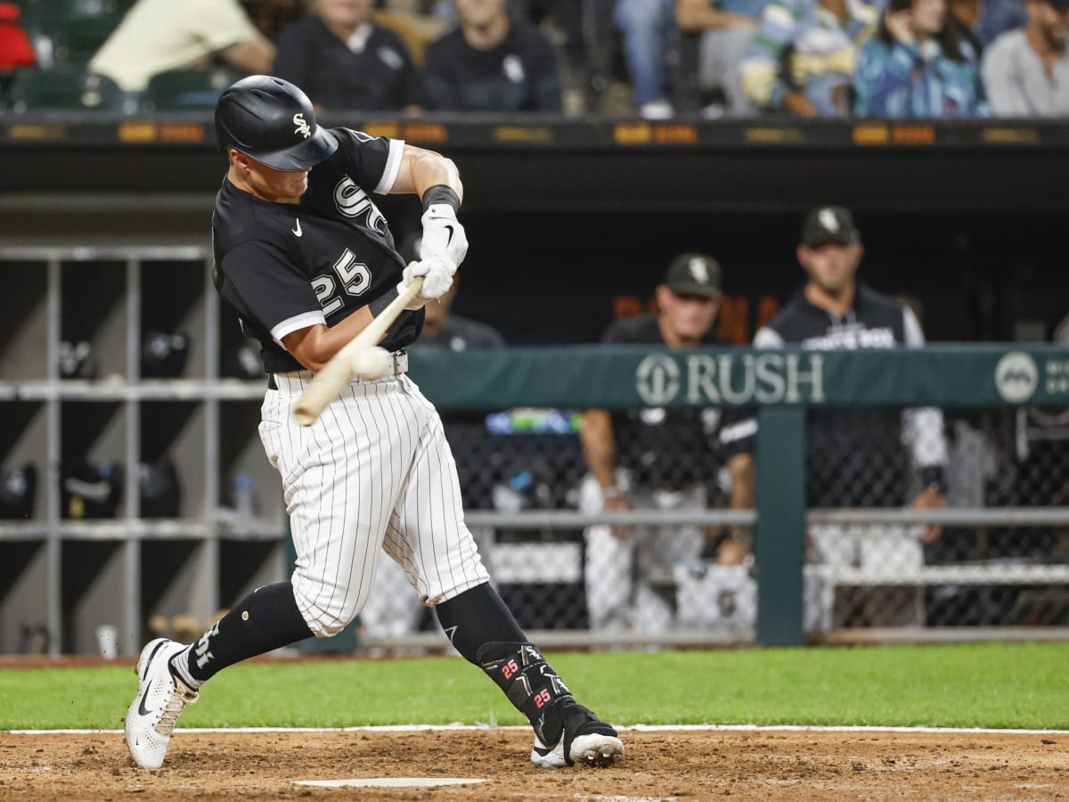 Andrew Vaughn homers to lead White Sox to sweep