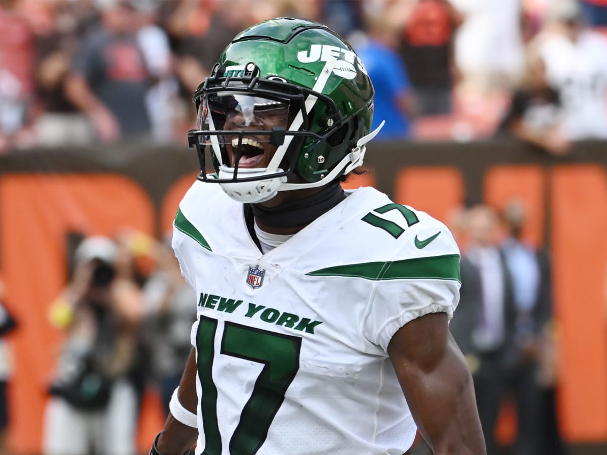 Garrett Wilson Injury News: Jets Rookie Receiver Leaves With Back