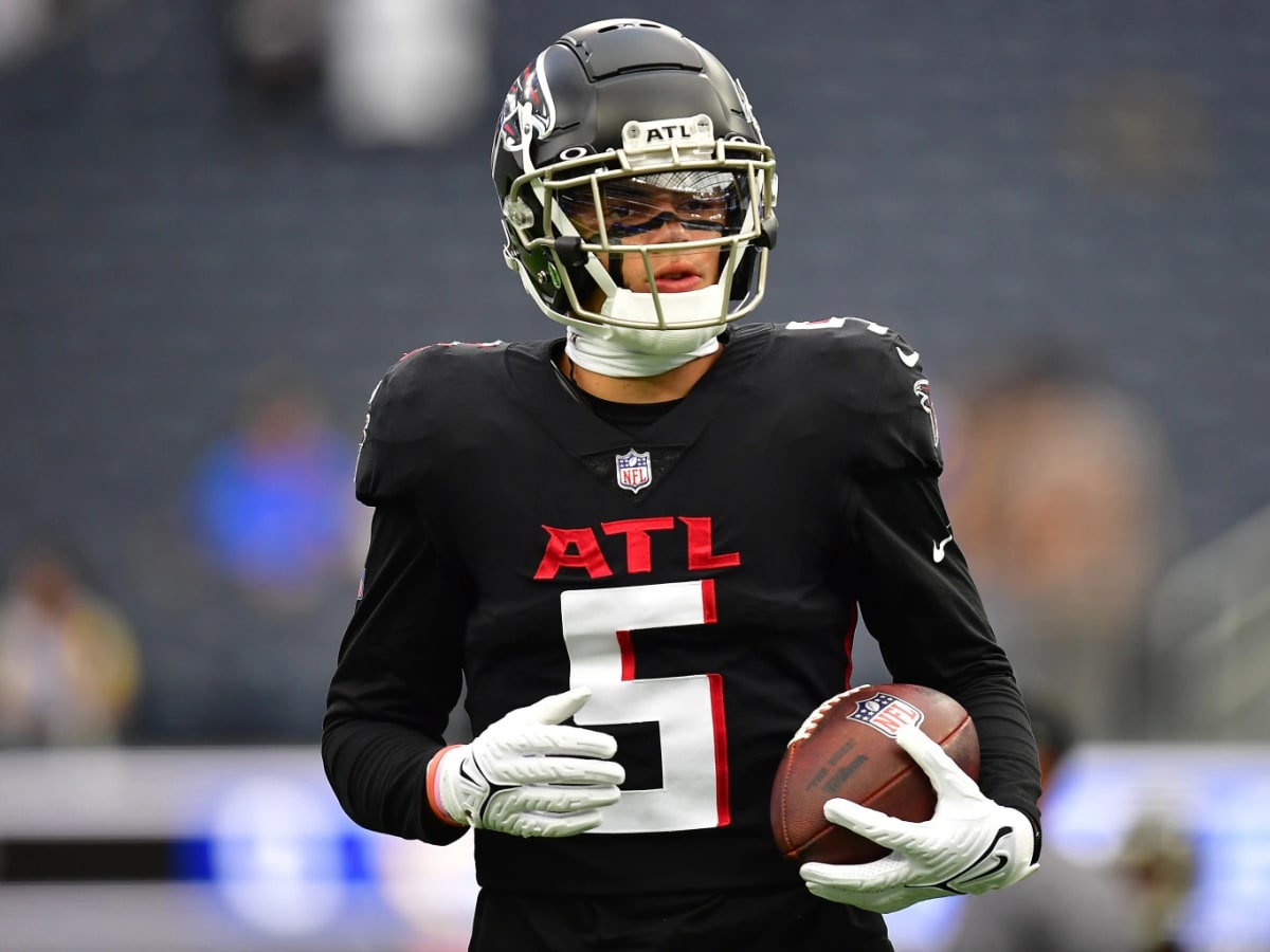 Atlanta Falcons WR Drake London Impressed by 'Level-Headed' Bijan