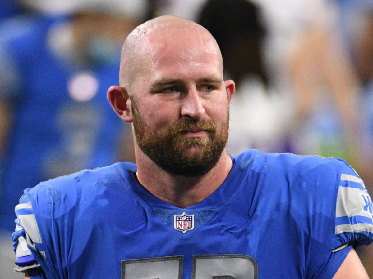 Lions Celebrate Career Backup Dan Skipper in Locker Room After First Career  Start - Sports Illustrated