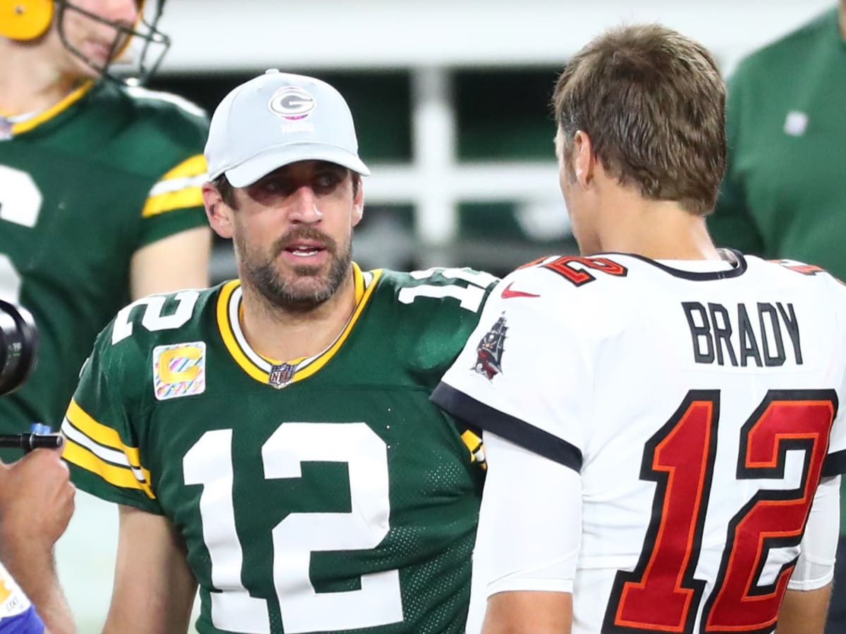 Revenge of the Geezer Quarterbacks: Brady, Rodgers Back From the Brink - WSJ