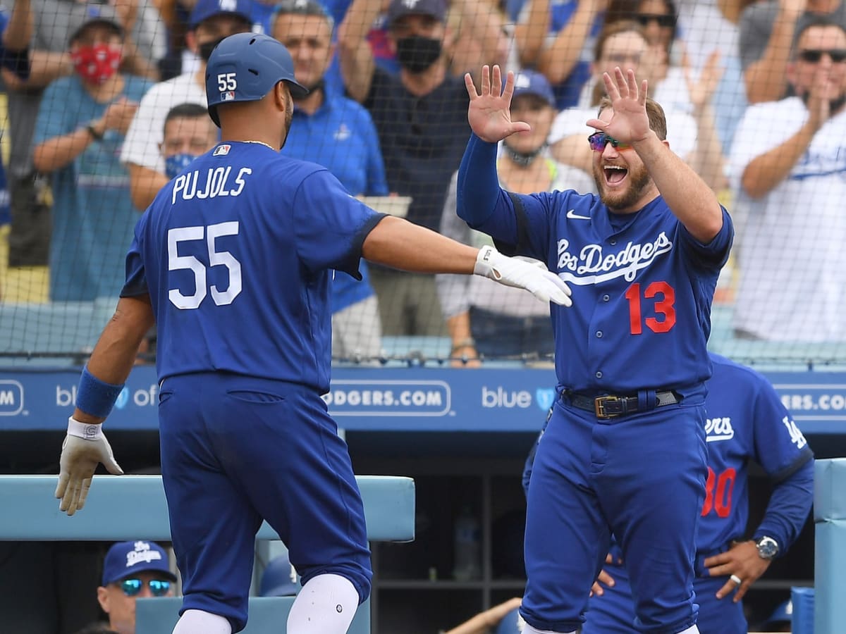 Astros fans catch Dodgers, Max Muncy after Albert Pujols 'illegal