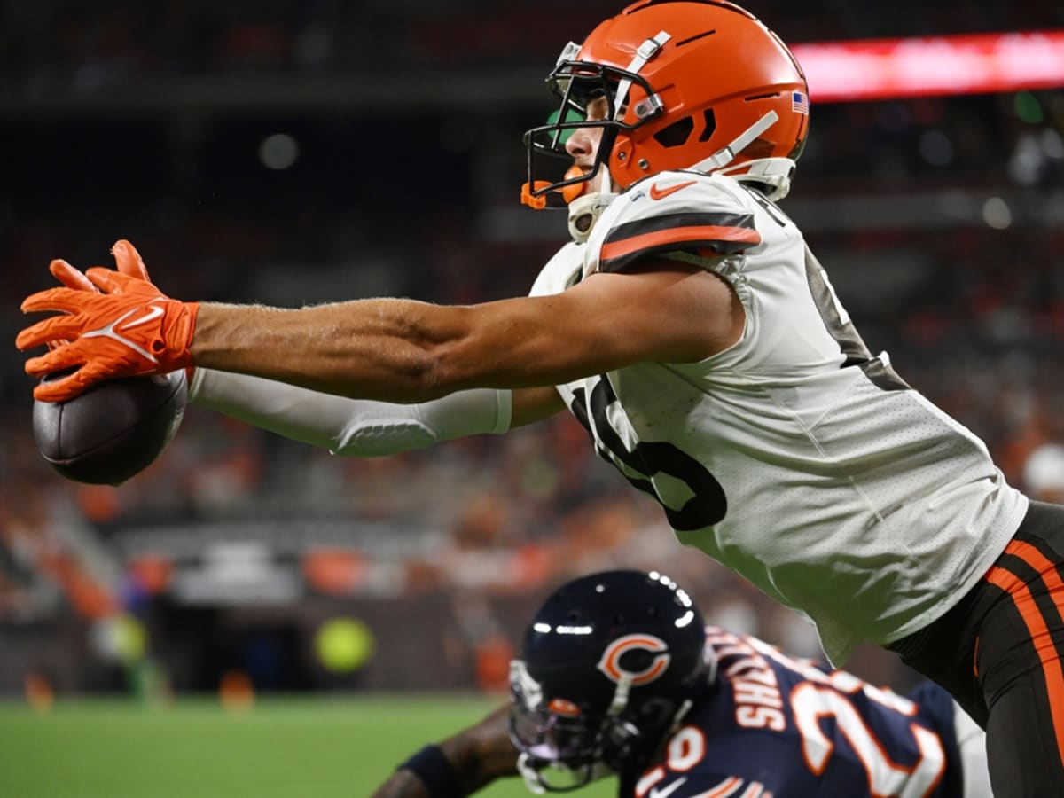 Browns Sign LB Jordan Kunaszyk, DE Isaac Rochell to Active Roster