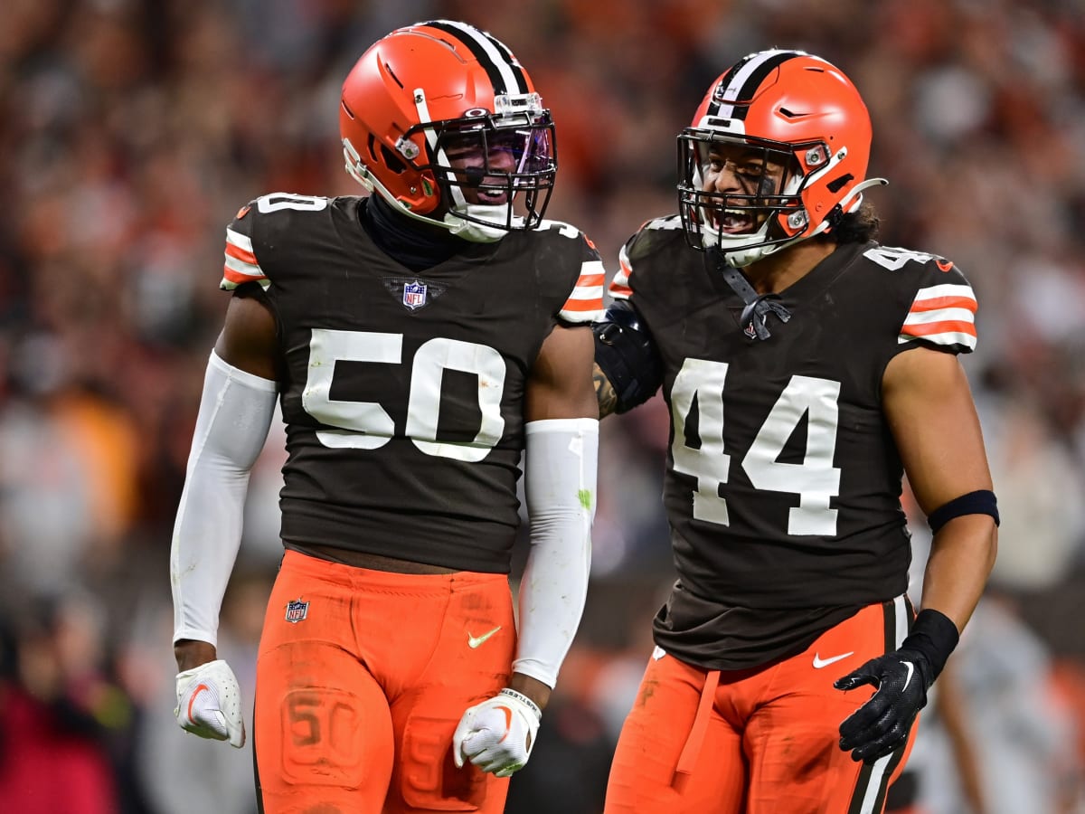 Browns LB Jacob Phillips suffers season-ending pectoral injury for