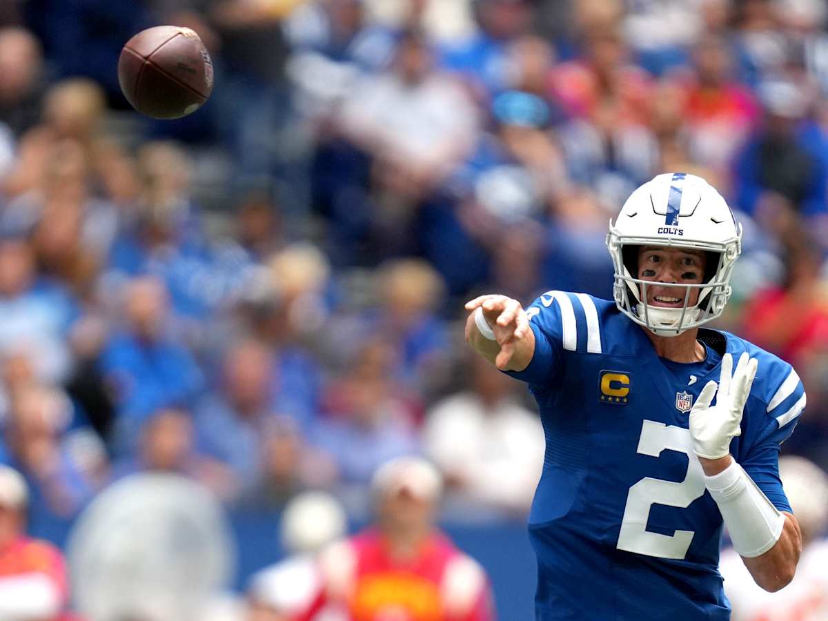 Indianapolis, Indiana, USA. 25th Sep, 2022. Indianapolis Colts defense and Kansas  City Chiefs offensive players wait out an instant replay in the sunny part  of the field during the game between the