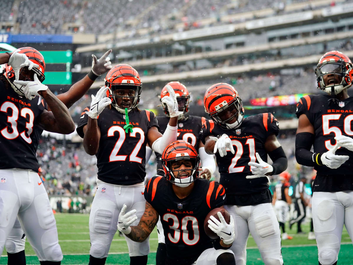 Walk-Off Thoughts: Cincinnati Bengals Beat Tennessee Titans in Physical,  Playoff Style Rumble in Nashville - Sports Illustrated Cincinnati Bengals  News, Analysis and More