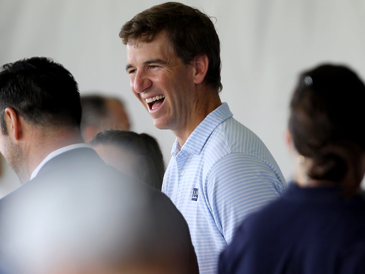 NFL: Eli Manning clarifies Russell Wilson remark after punter joke