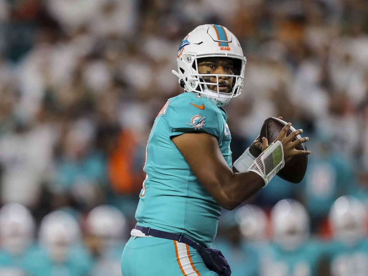 Dolphins quarterback Tua Tagovailoa sustains head, neck injuries