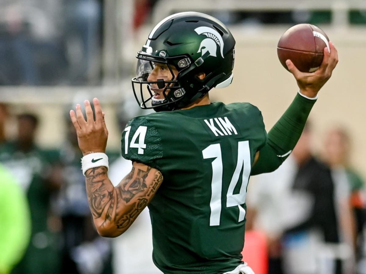 Despite playing three QBs last week, Michigan State sticking with 'status  quo' 