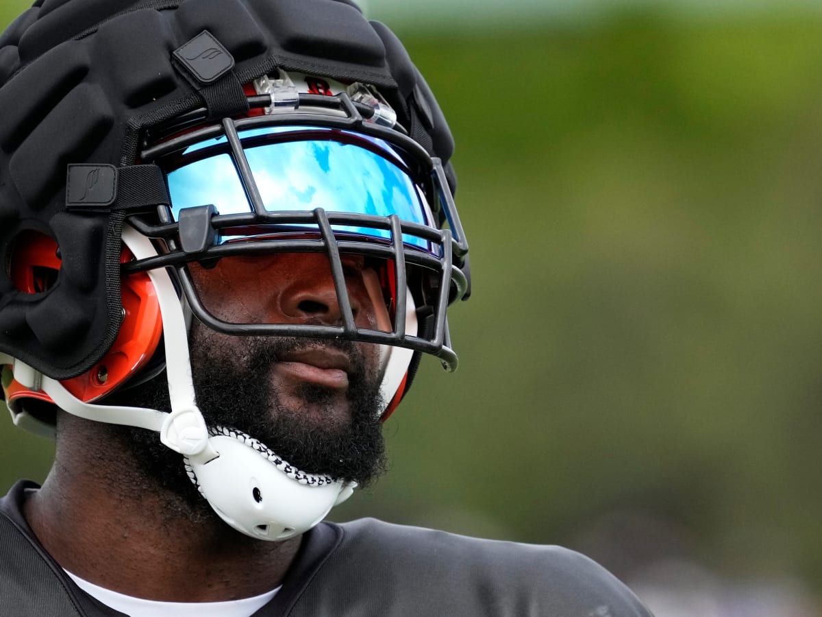 Cincinnati Bengals linebacker Germaine Pratt (57) plays the field against  the Minnesota Vikings during an NFL football game, Sunday, Sept. 12, 2021,  in Cincinnati. The Bengals won 27-24. (AP Photo/Aaron Doster Stock Photo -  Alamy