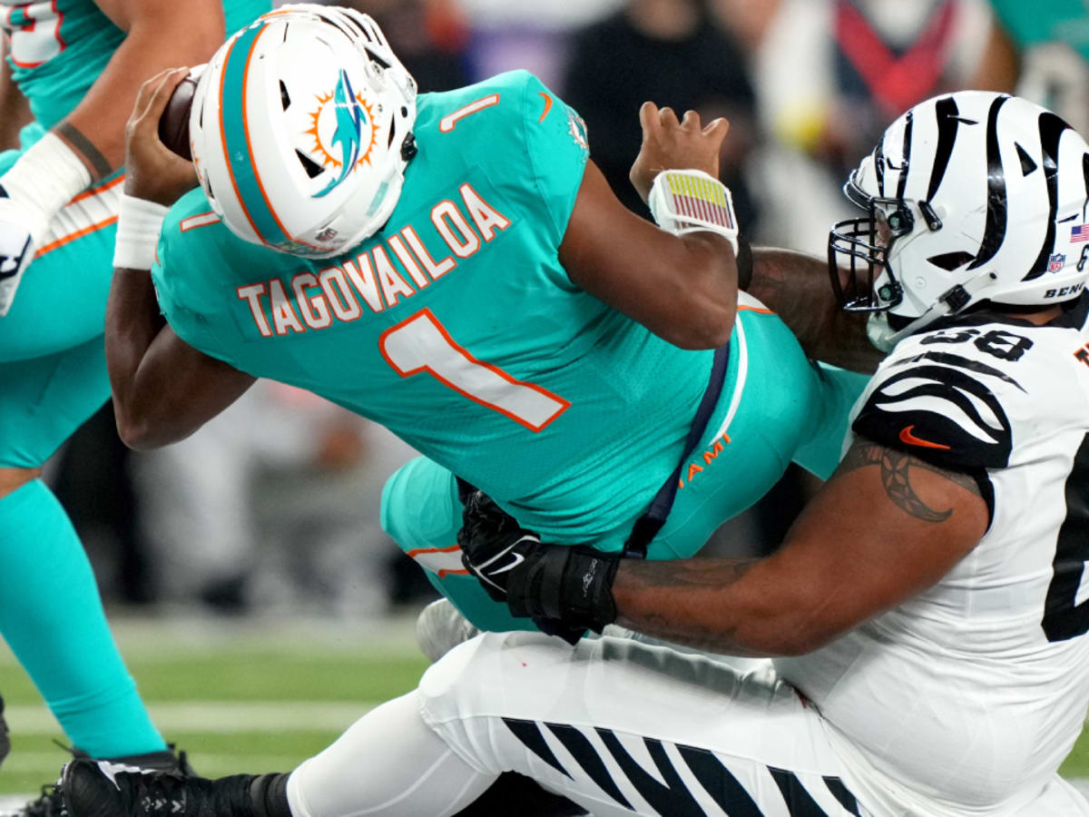 Dolphins' Tua Tagovailoa has concussion, no timeline for return