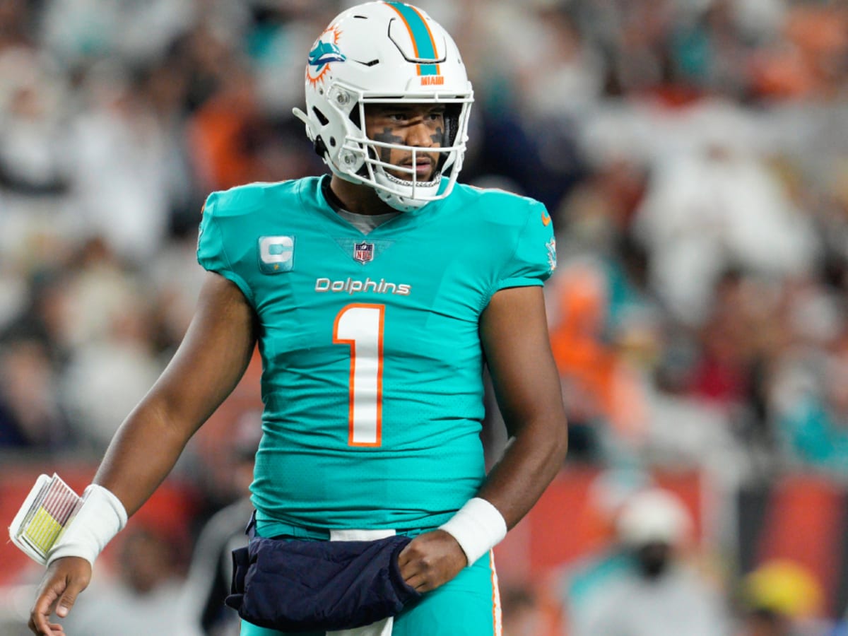 Tua Tagovailoa releases statement after 'Thursday Night Football' hit,  Dolphins say he has no timetable to return