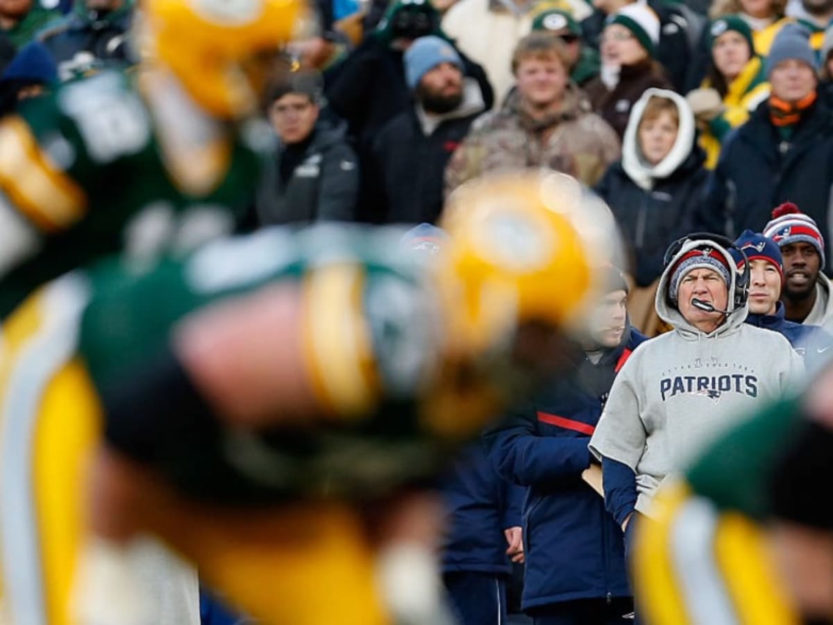 Patriots quarterback Brian Hoyer and coach Bill Belichick reflect on  Packers, iconic Lambeau Field - The Boston Globe