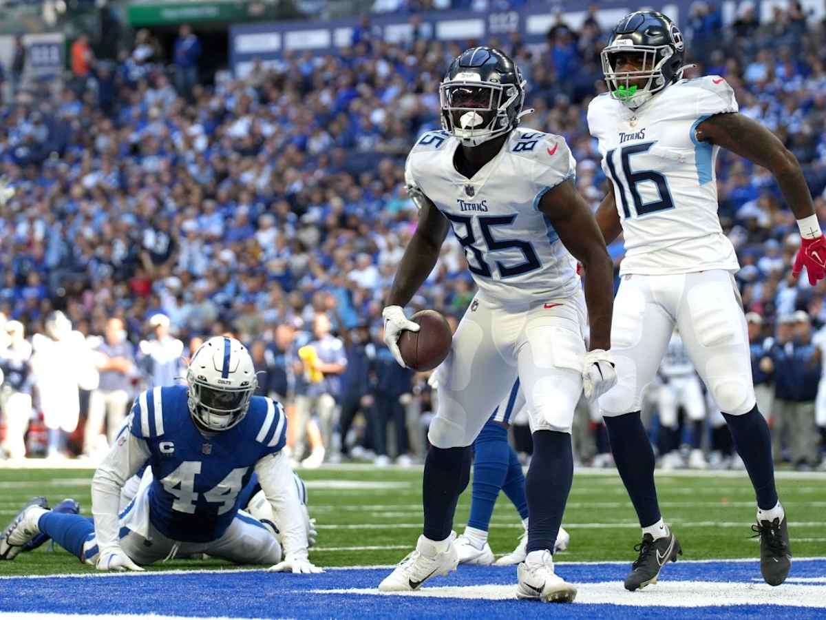 Chig Okonkwo of the Tennessee Titans against the Denver Broncos at News  Photo - Getty Images