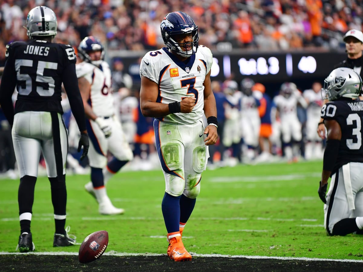 Denver Broncos Fall to Las Vegas Raiders, 17-16: Three Key Takeaways -  Sports Illustrated Mile High Huddle: Denver Broncos News, Analysis and More