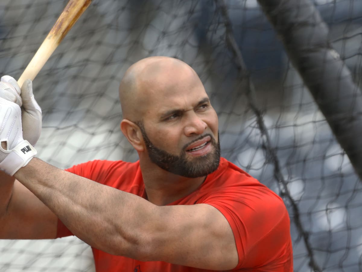 Albert Pujols finishes his historic career with an anticlimactic  elimination against the Philadelphia Phillies