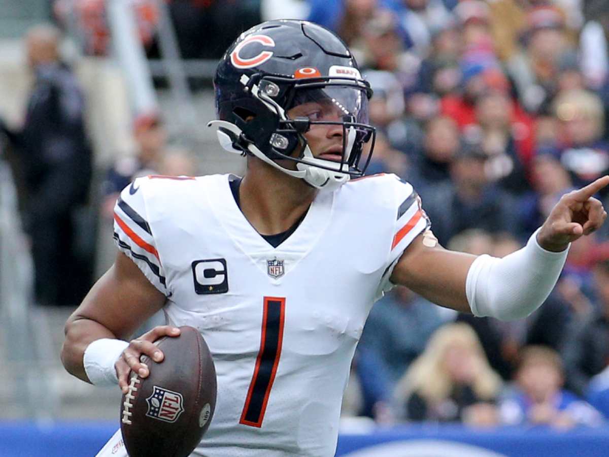 NFL Week 10 Predictions and Picks Against the Spread: Running in Justin  Fields of Gold