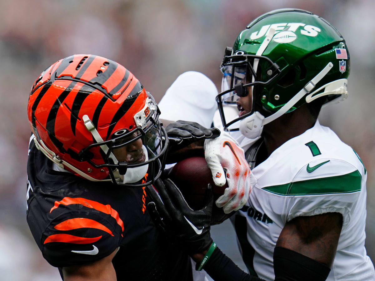 Watch: Ahmad 'Sauce' Gardner Rocks Packers' Cheesehead Following Win - All  Bearcats