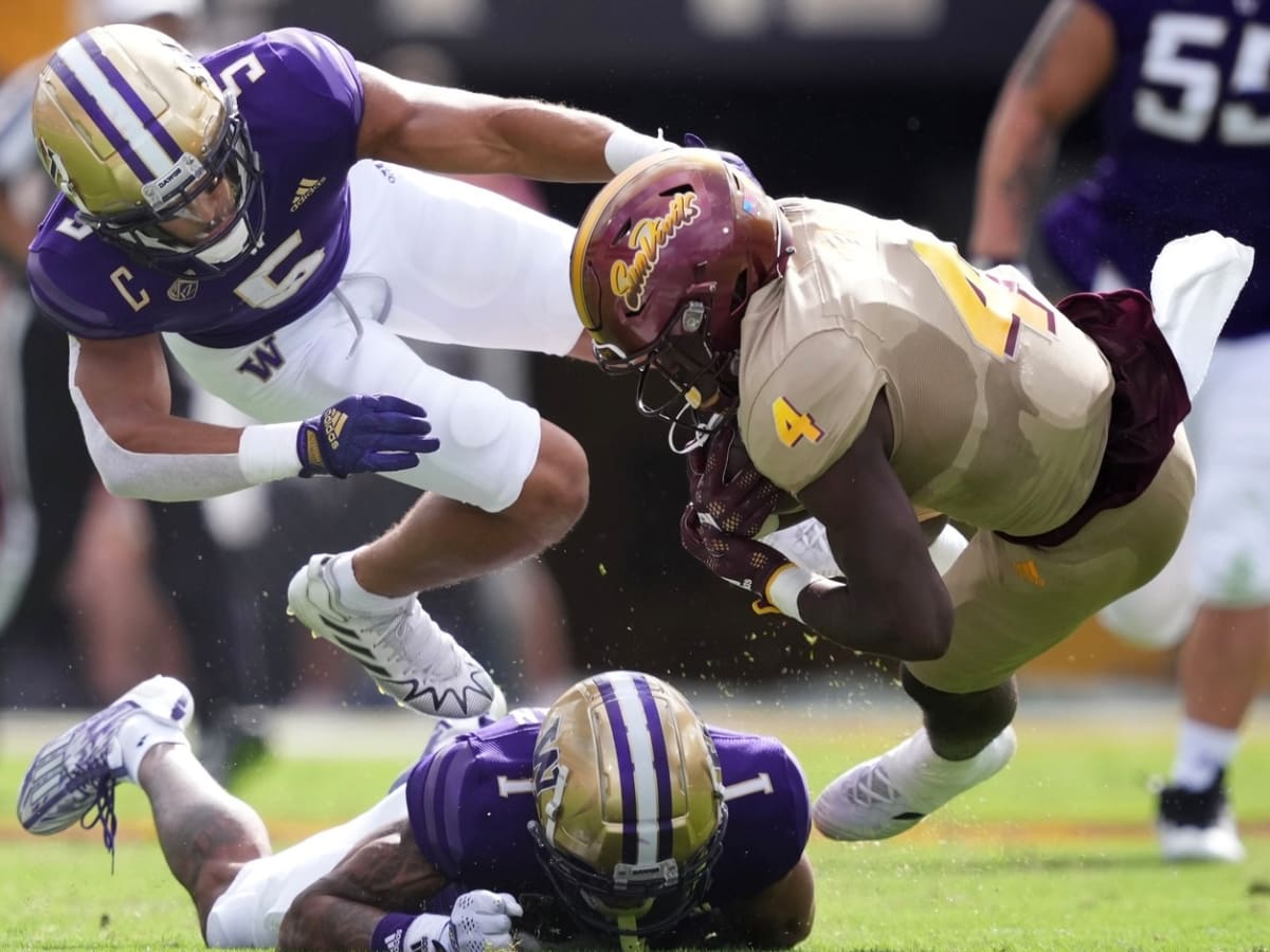 Arizona football vs. Washington final score: Wildcats hang with 7th-ranked  Huskies but can't pull upset before Family Weekend sellout - Arizona Desert  Swarm