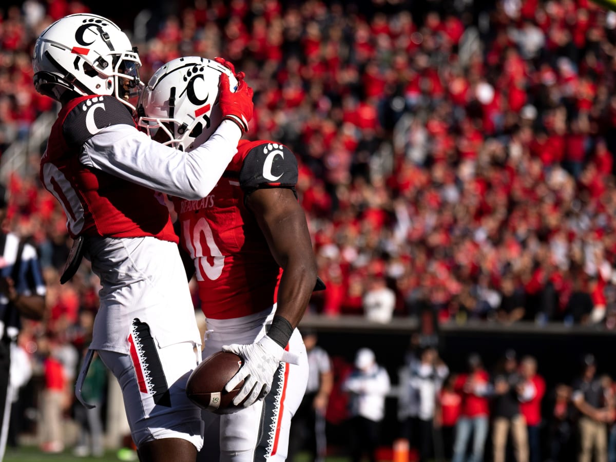 Watch: Desmond Ridder, Ahmad 'Sauce' Gardner Pump Up Nippert Crowd Before  ECU Game - All Bearcats