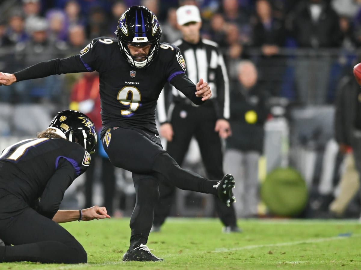 At open practice, Justin Tucker reminds fans and Ravens he's no average  kicker