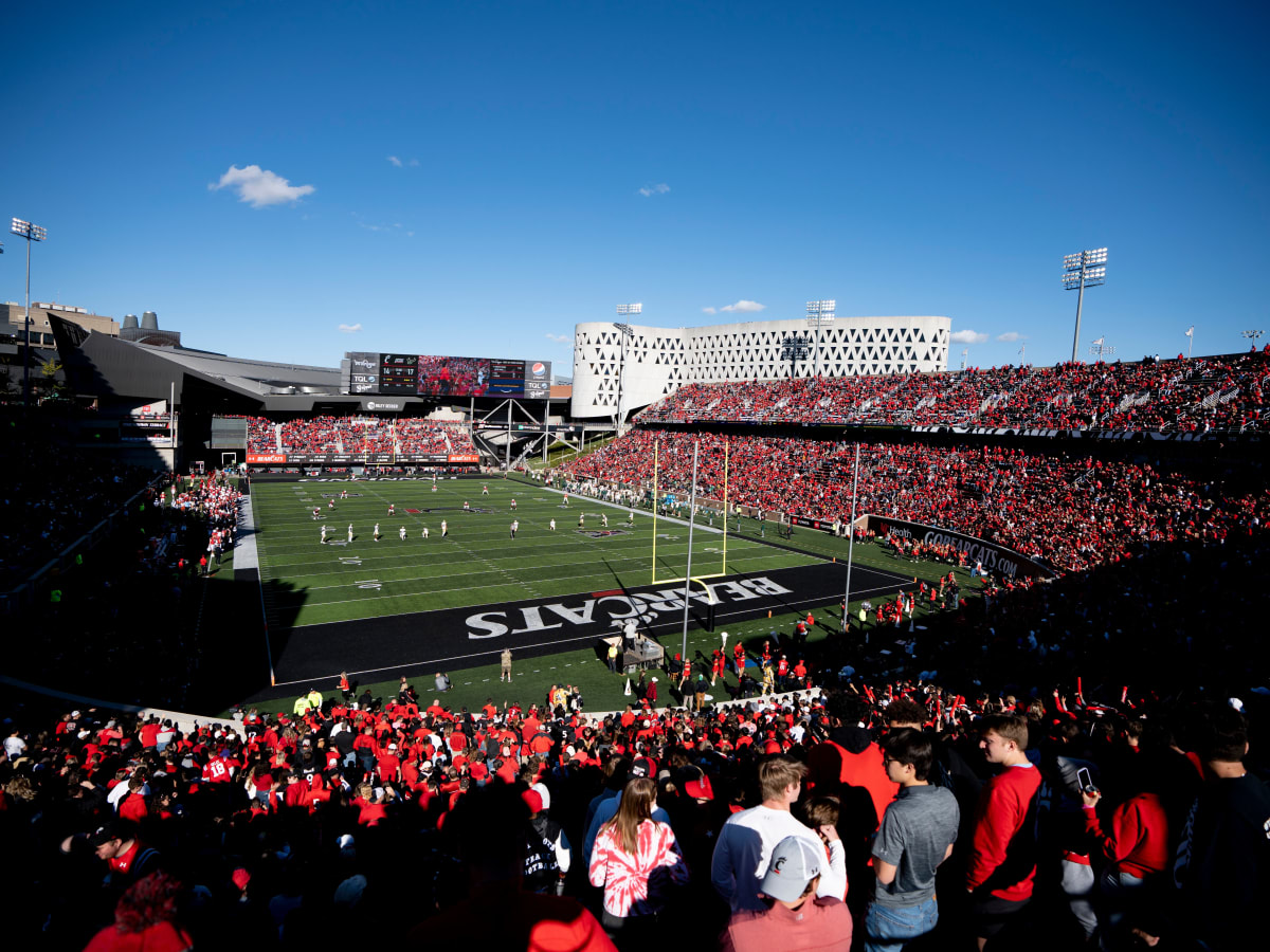 Watch: Tyler Scott Catches UC's Longest 2022 Touchdown Thus Far - All  Bearcats