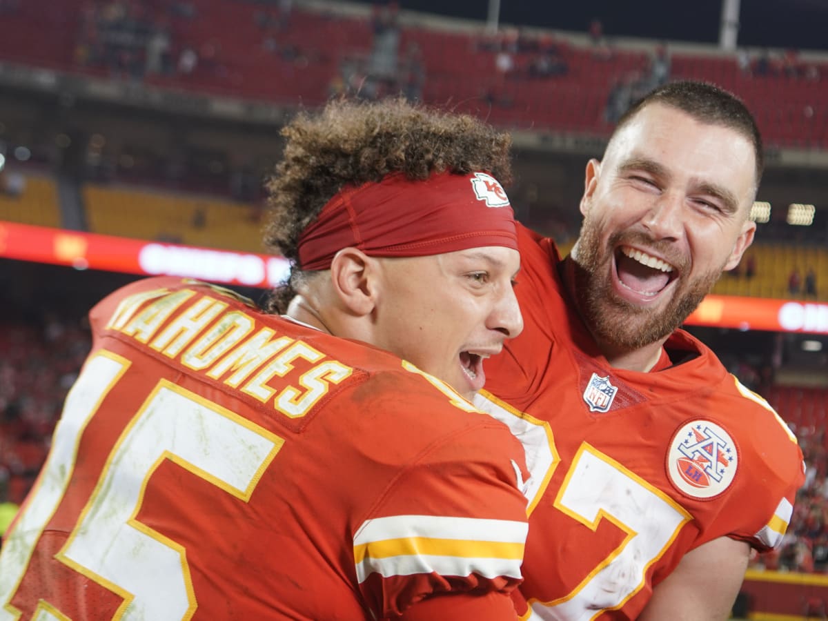 Chiefs v. Raiders: Mahomes passes Troy Aikman in passing touchdowns