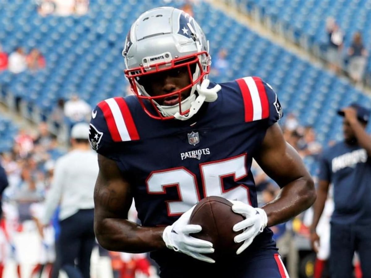 New England Patriots WATCH: Rookie RB Pierre Strong Scores First