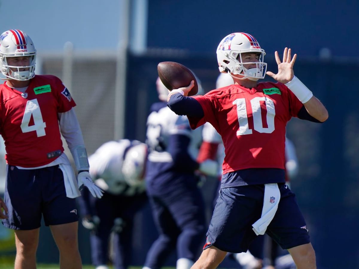 Bailey Zappe to Start at Quarterback for Patriots on Sunday vs. Browns -  CLNS Media