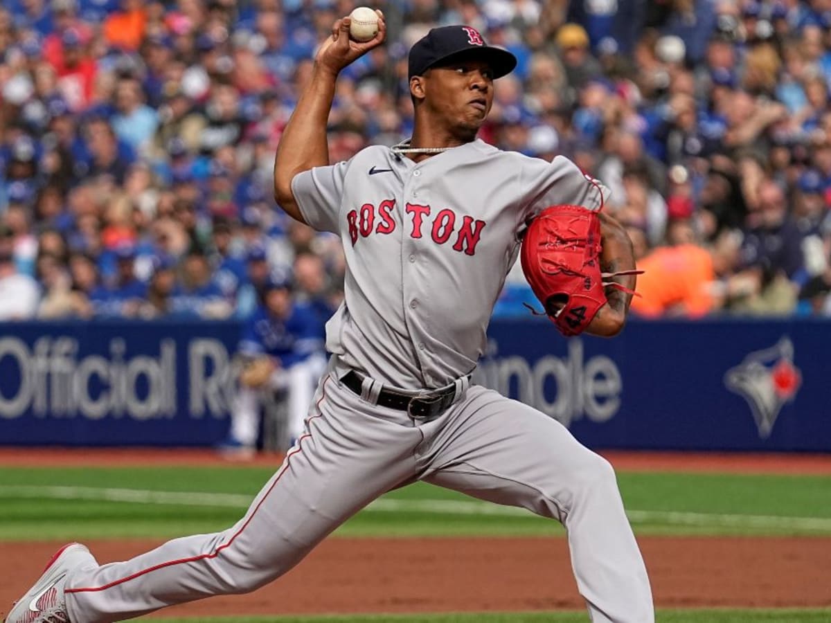 Brayan Bello shuts down the slumping Rangers to help the Red Sox win 4-2