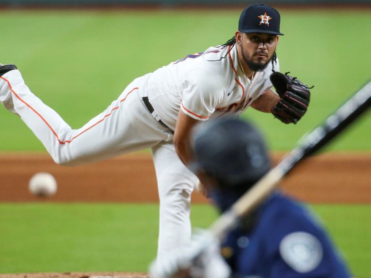 Roberto Osuna signs with Japan's Chiba Lotte Marines