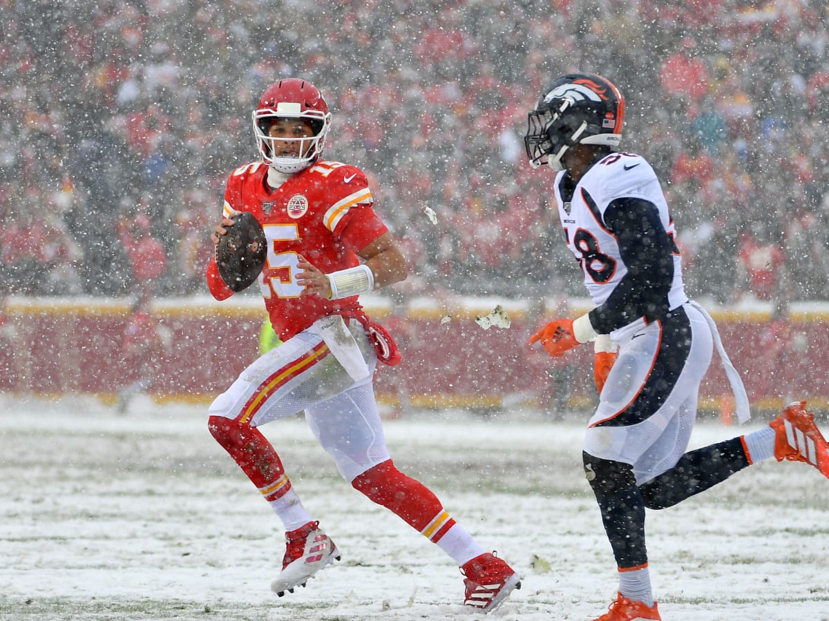 Bills' Von Miller Makes Strong Statement on Patrick Mahomes