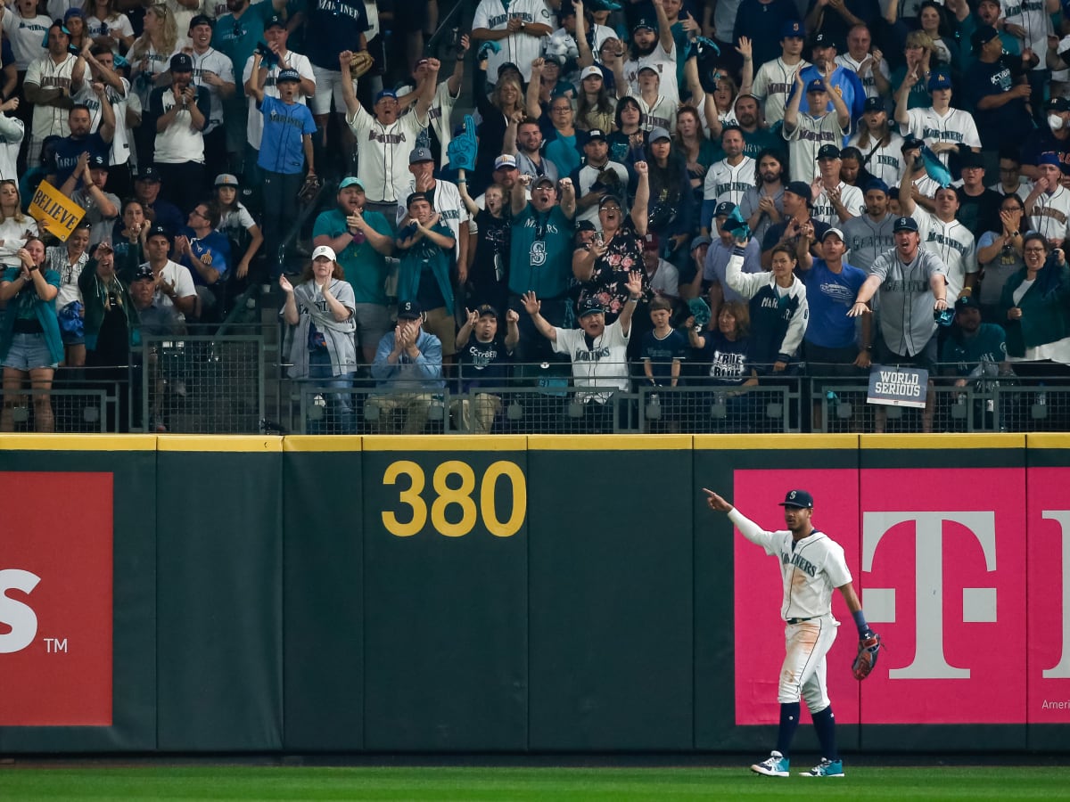 Mariners' 18-inning playoff loss was still worth the wait for fans