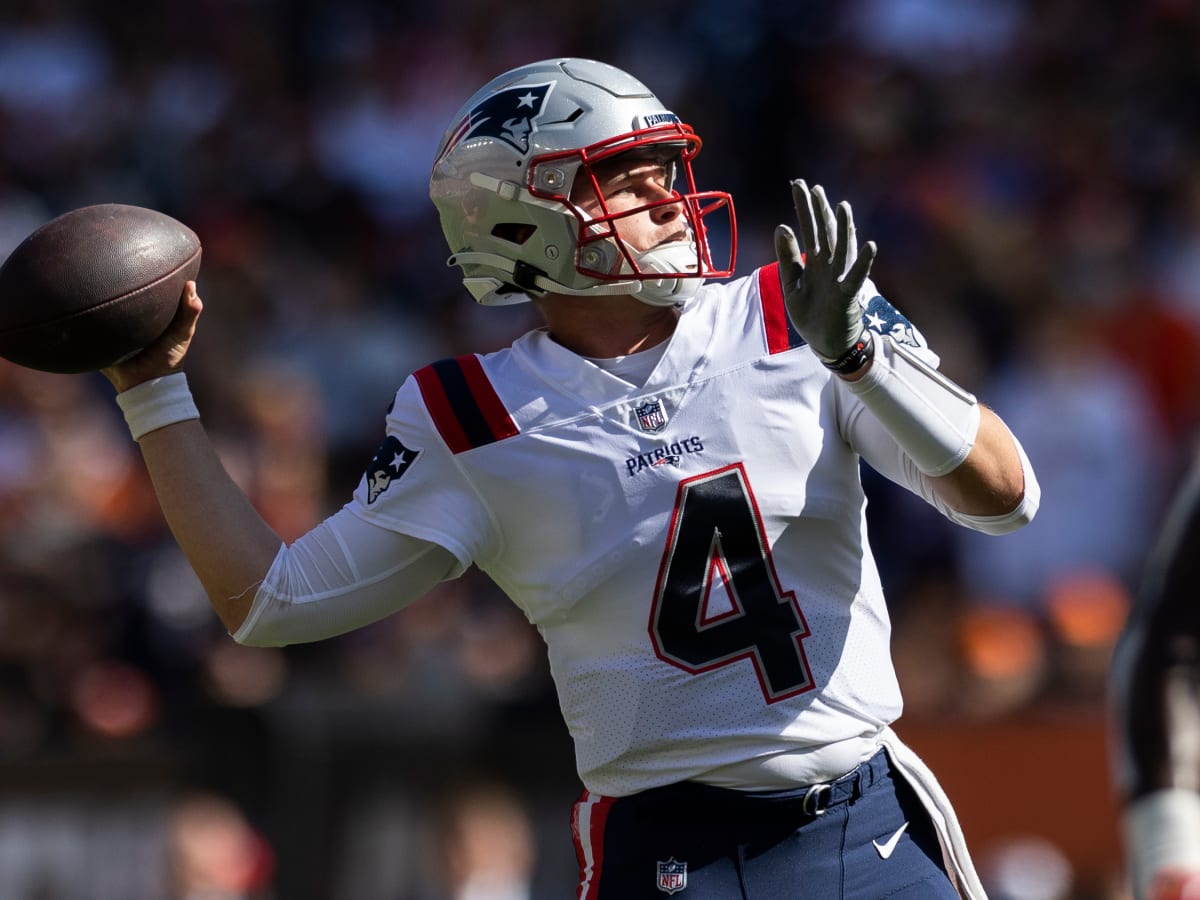 Bailey Zappe leads Patriots to dominant win over Cleveland Browns