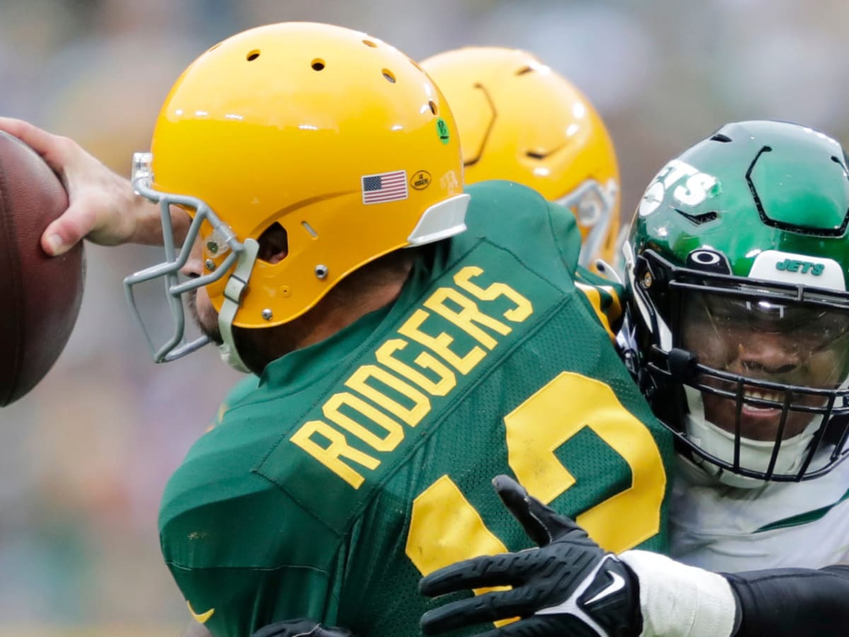 Jets' Sauce Gardner Parades Around Lambeau Field With Cheesehead