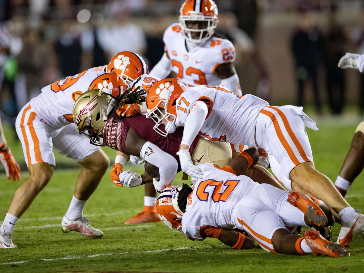 A Clemson football player's 'random, cool' interaction with MLB