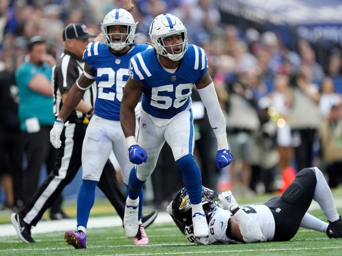 INDIANAPOLIS, IN - OCTOBER 16: Indianapolis Colts Linebacker Bobby Okereke  (58) walks off the field