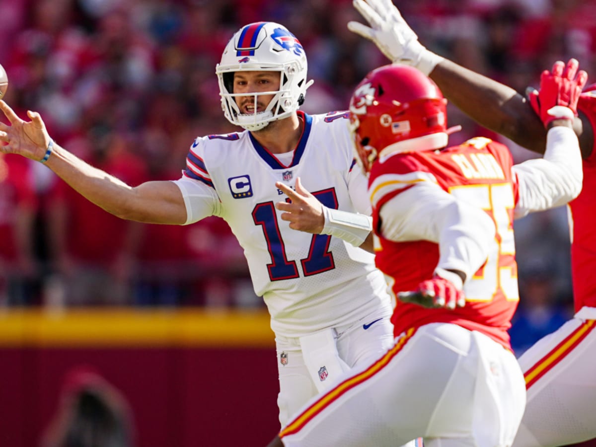 NFL World Reacts to Missed Tripping Penalty in Bills-Chiefs Game - Sports  Illustrated