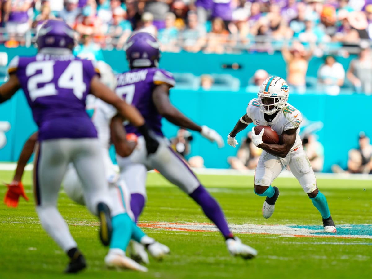 Dolphins place RB Jeff Wilson Jr. on IR, bring back three to active roster;  FB Alec Ingold extended