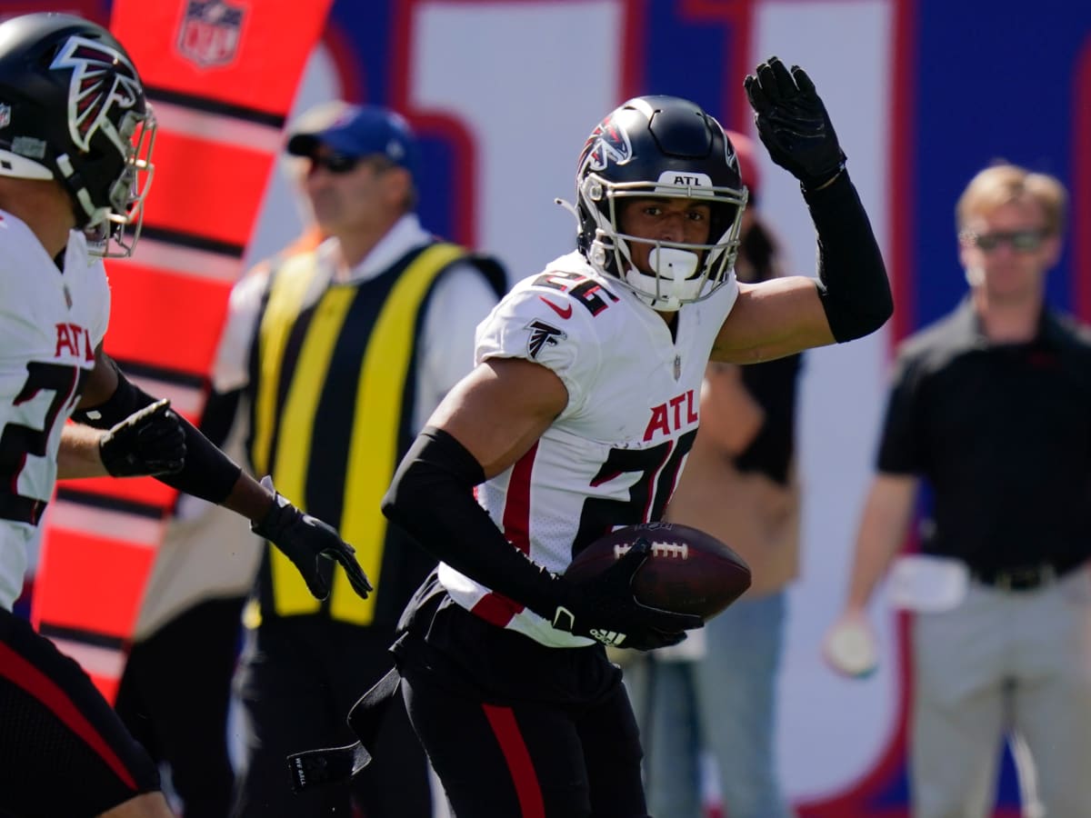 Atlanta Falcons cornerback Isaiah Oliver (26) works during the second half  of an NFL football game